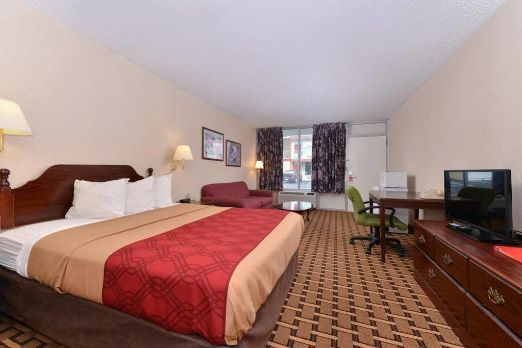 Econo Lodge Carlisle Exteriör bild
