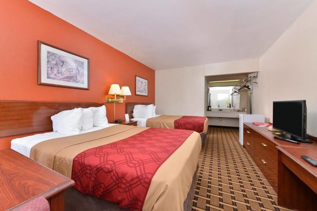 Econo Lodge Carlisle Exteriör bild